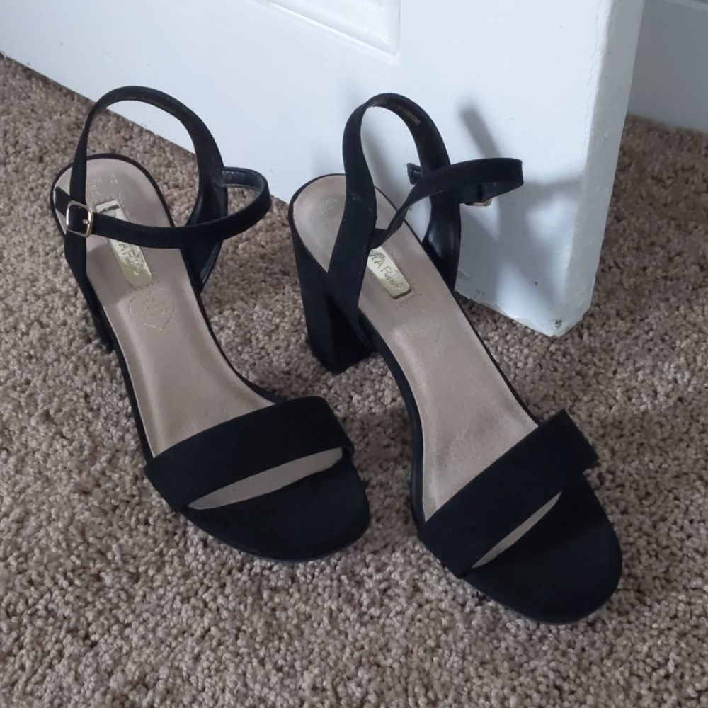Cute block sandals
